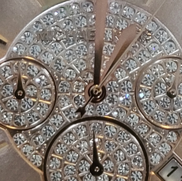 NWT MICHAEL KORS WATCH - MADISON MK5811 W/ CRYSTAL - Picture 7 of 16